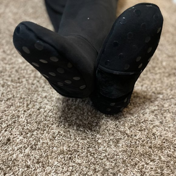 QD Threads Joggers with attached slippers - Picture 4 of 6